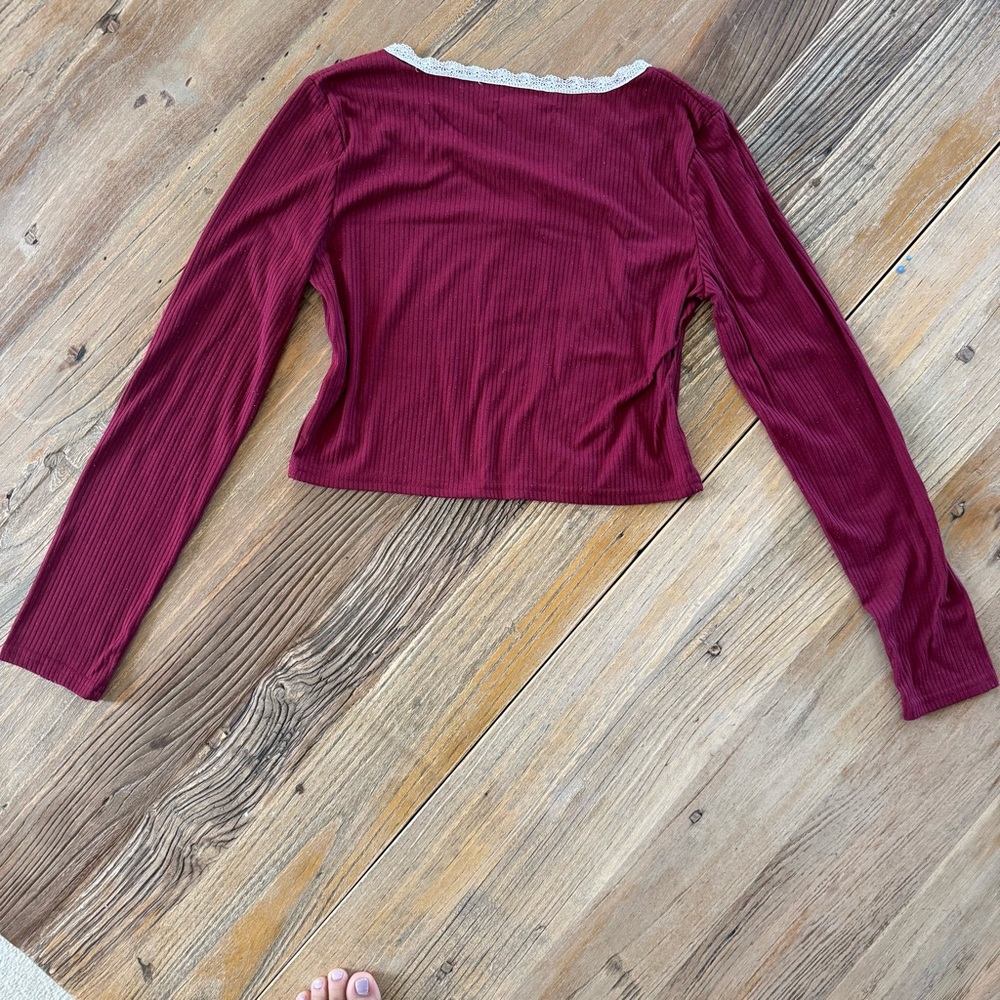 ROMWE Red and White Embellished Crop Blouse - Picture 7 of 9